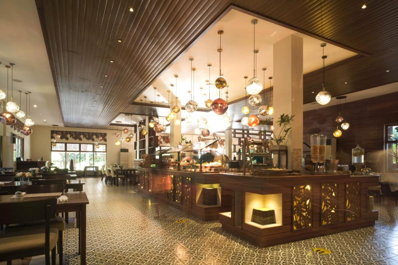 La Jolla Hotel And Beach Resort Bagac Bagian luar foto