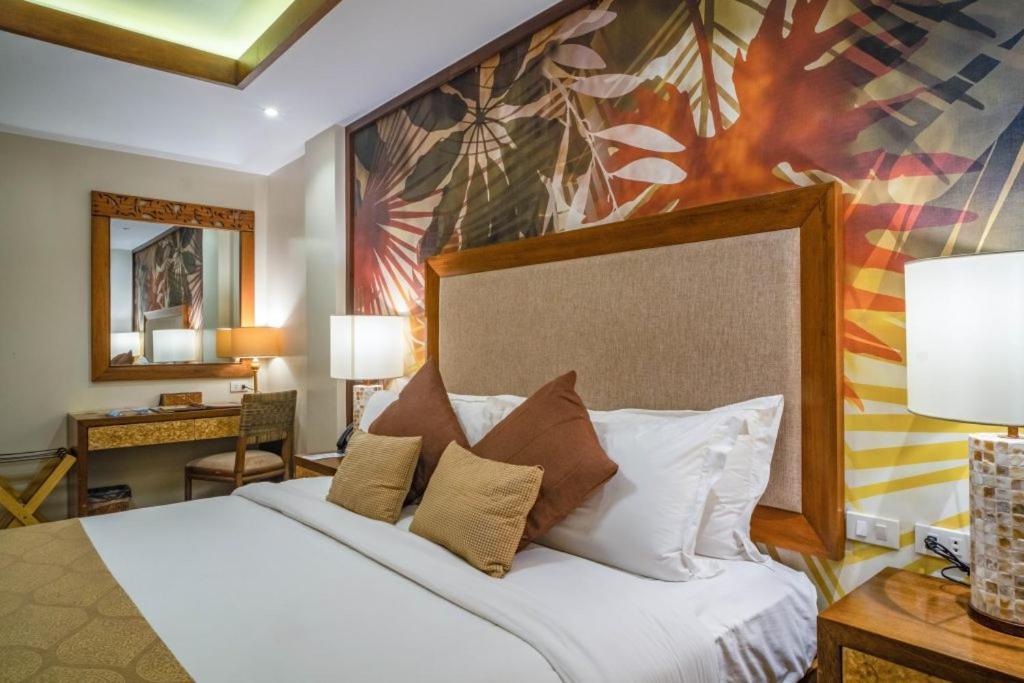La Jolla Hotel And Beach Resort Bagac Bagian luar foto