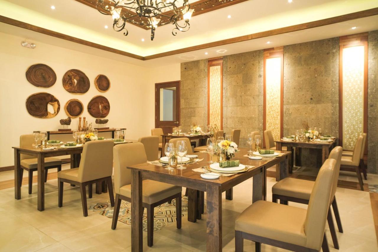 La Jolla Hotel And Beach Resort Bagac Bagian luar foto