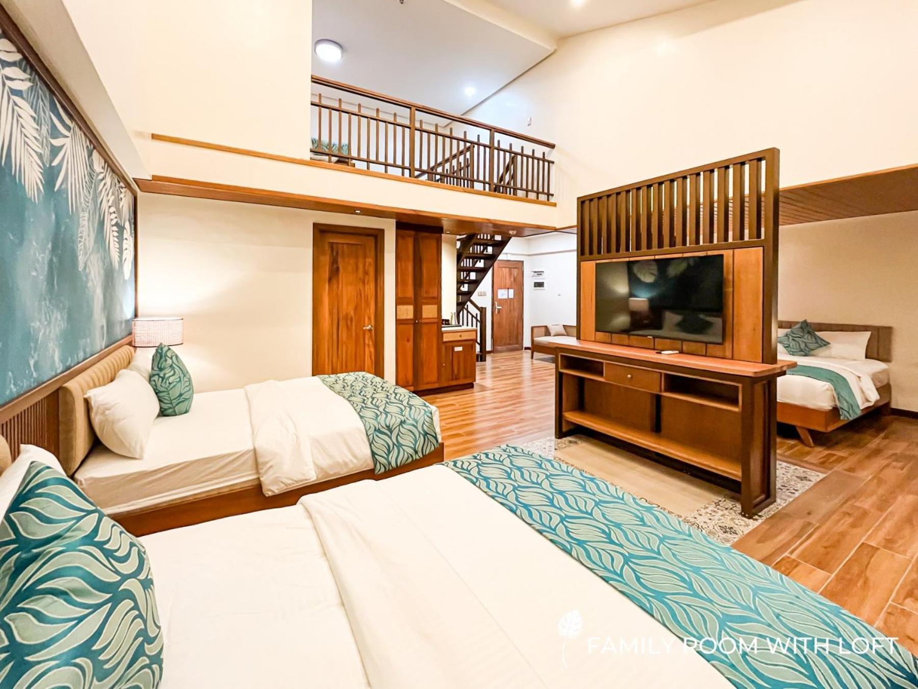 La Jolla Hotel And Beach Resort Bagac Bagian luar foto