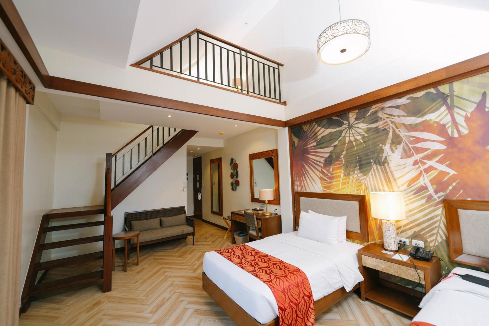La Jolla Hotel And Beach Resort Bagac Bagian luar foto